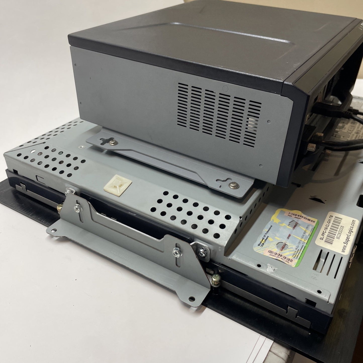 ELO ET1939L-7CWA-1-G (19")  w/ Intel DG41MJ / Intel CPU E7400 CORE 2 DUO 2.80GHZ