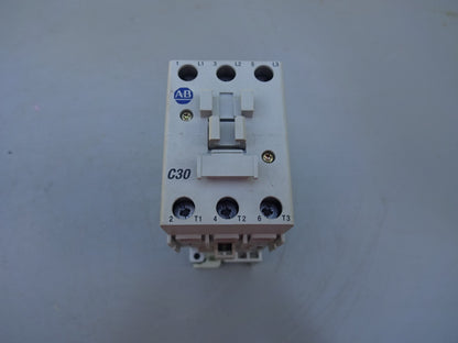 ALLEN BRADLEY 100-C30Z*00 CONTACTOR 30AMP / 3POLE / 600VAC / 24VDC / SER A OR B