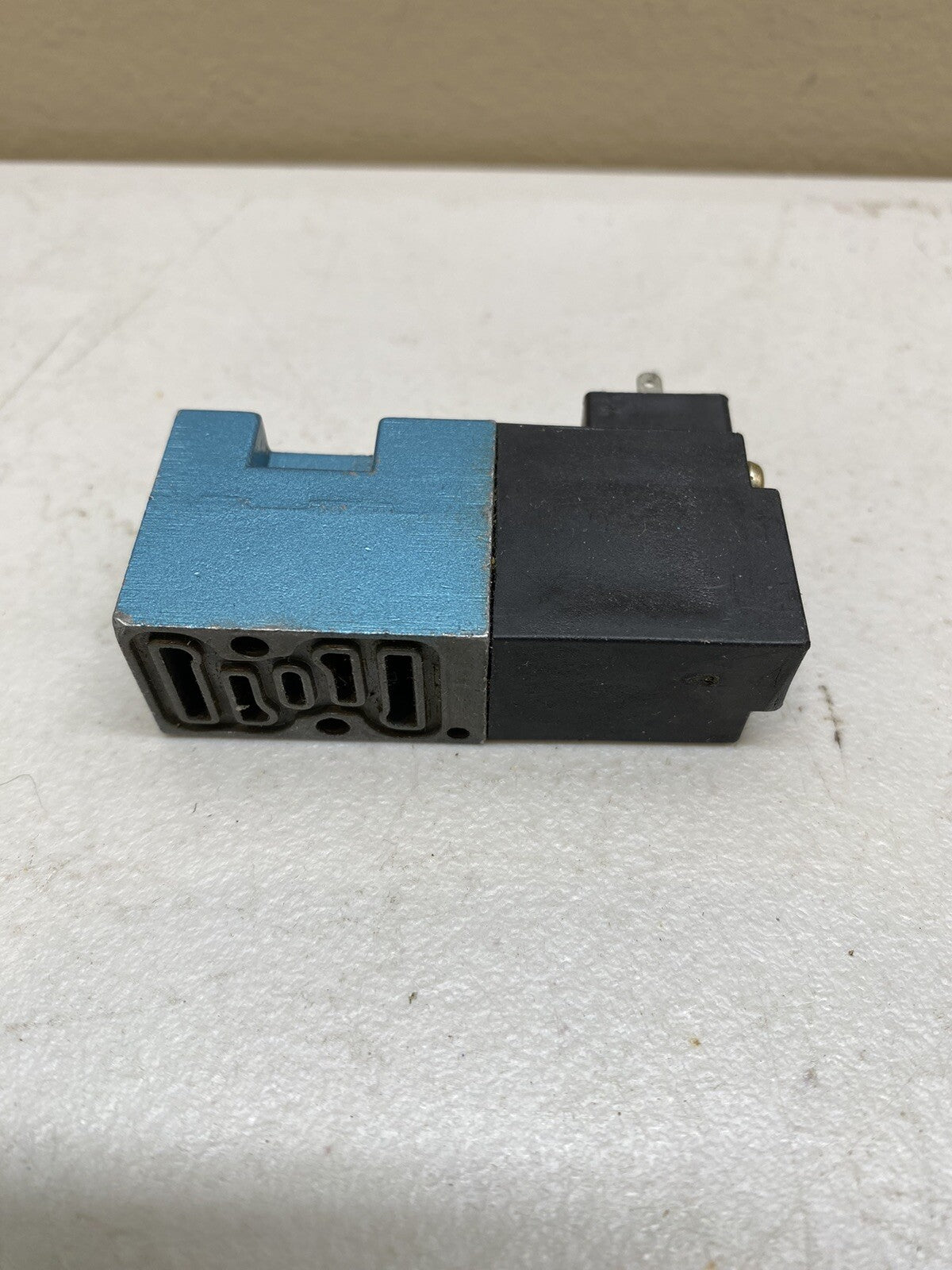 MAC 45A-LAD-DDAJ-1KA / SOLENOID VALVE 24 VDC / 5.4 WATTS