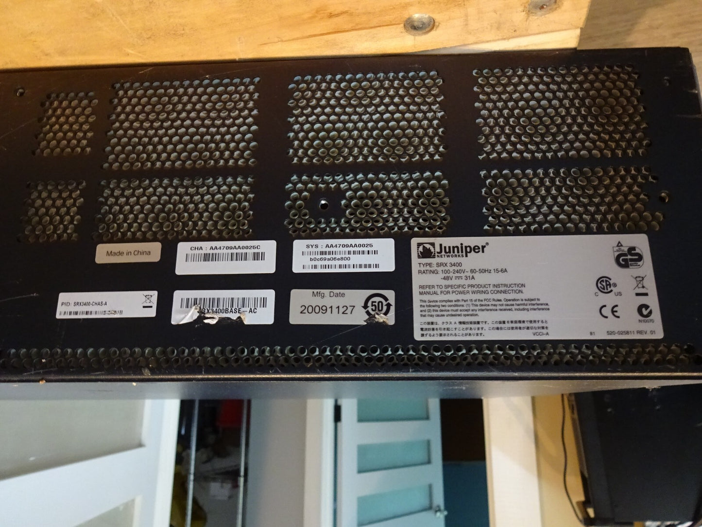 JUNIPER SRX3400-BASE-AC SERVICES GATEWAY / WITH SRX3K-RE-12-10 / SRX3K-SFB-12GE