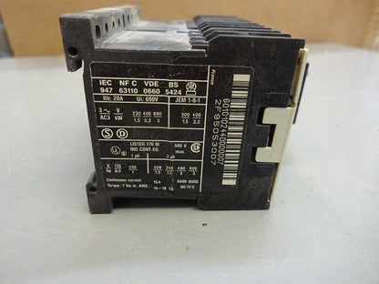 TELEMECANIQUE LP2K0601 CONTACTOR / WITH (2) LA4KE1B