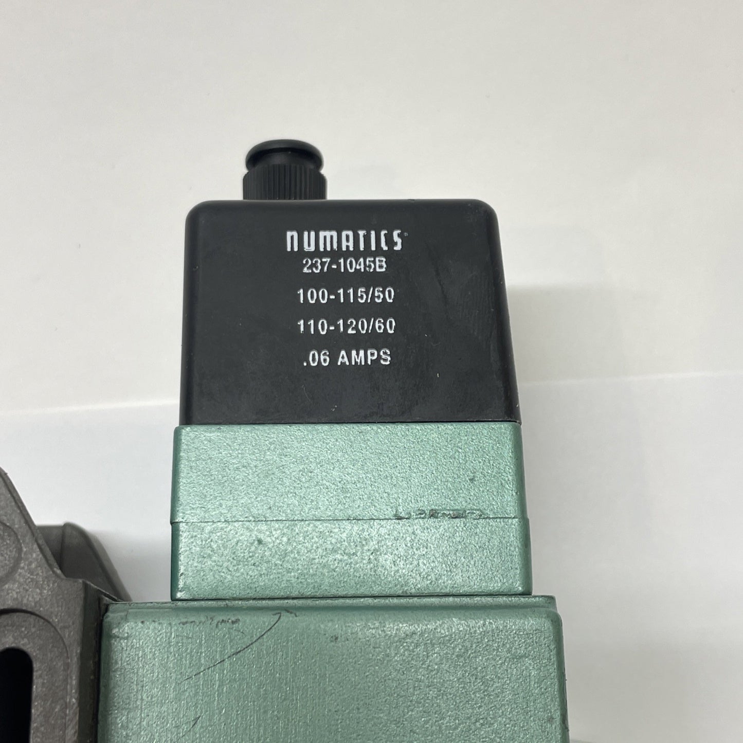 NUMATICS IS05599/11, SOLENOID VALVE  110-120VAC .06A 124BB415LP15G30 (150psi)