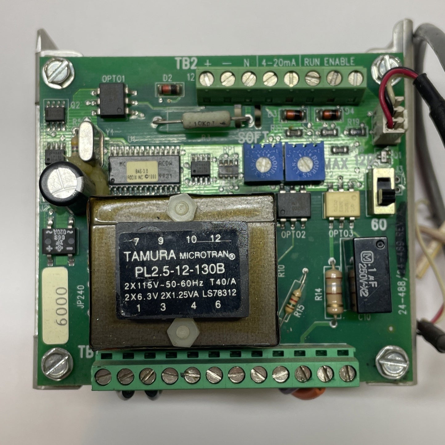 Rodix Feeder Cube FC-44-PLC Plus, P/N 121-686, 120VAC, 50/60Hz, 15Apms