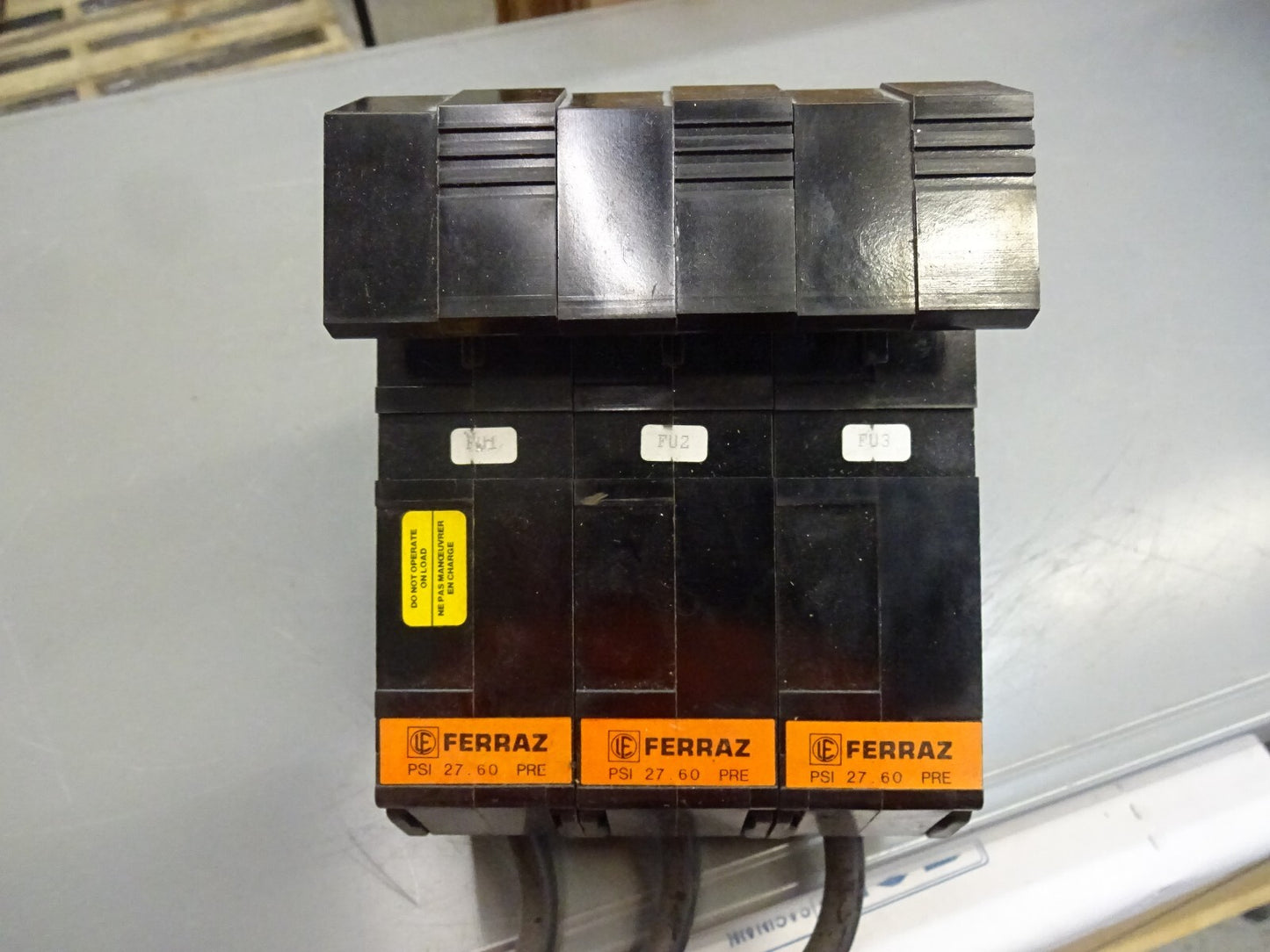 FERRAZ SHAWMUT K220073 / FUSE HOLDER 3 POLE