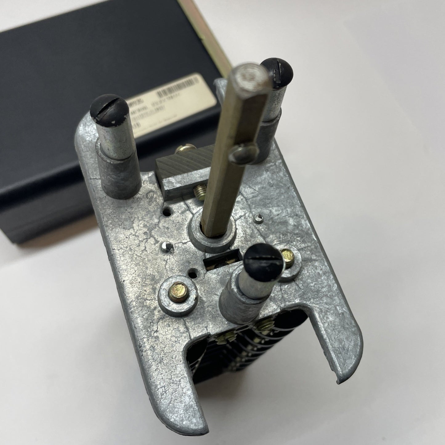 GE 16SB1GB352LUM4Y Cam-Operated 7-Stage 3-Position Selector Switch