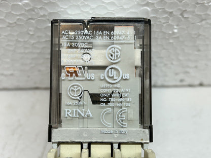 ALLEN BRADLEY / 700-HB32A1-4 RELAY SERIES E / WITH 700-HN154 SER A SOCKET BASE