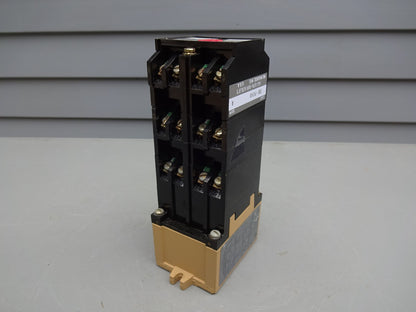 ALLEN BRADLEY 700-P800A1 B / 700-PC40 A  / RELAY