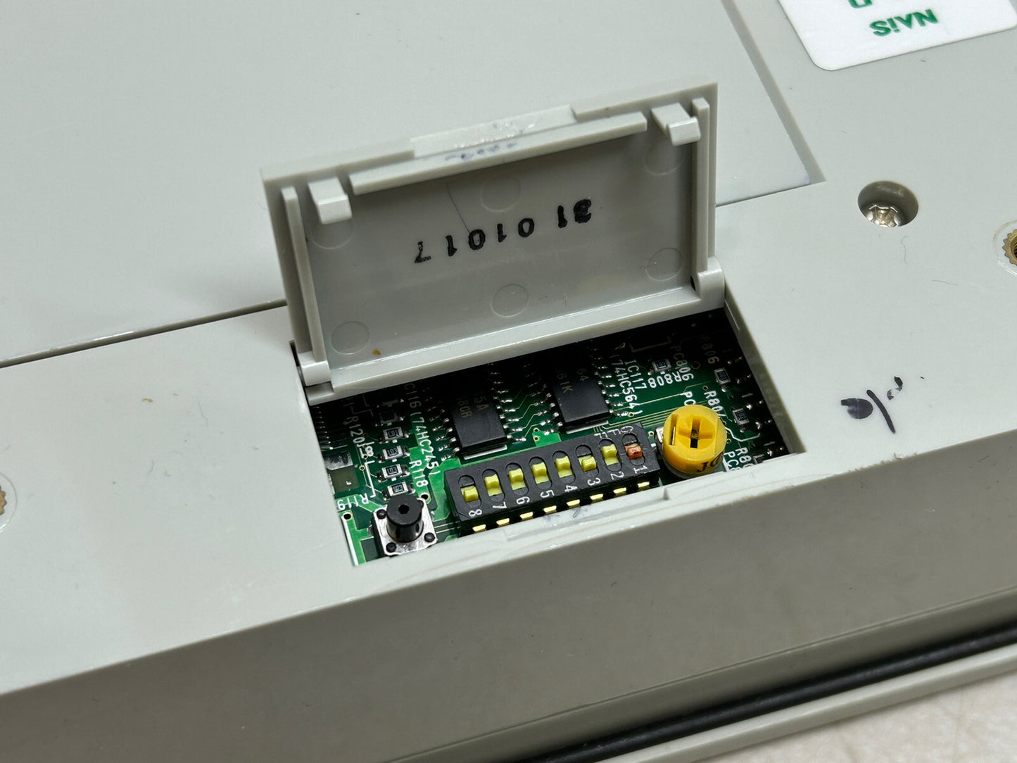 NAIS I.O.P. UNIT / AIP223002 OPERATOR INTERFACE PANEL / USED AS A SAMPLE