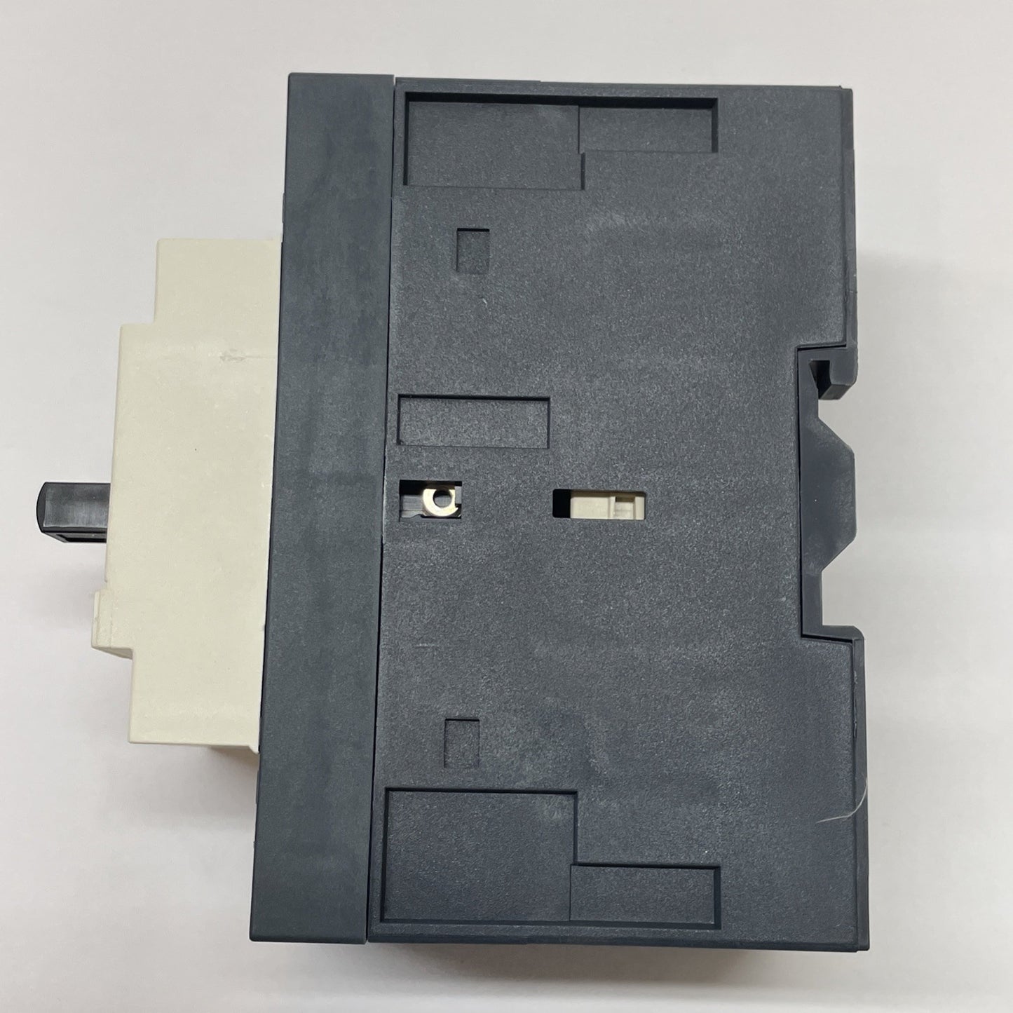 Telemecanique GV3ME08 3-Pole Motor Circuit Breaker 2.5-4 A