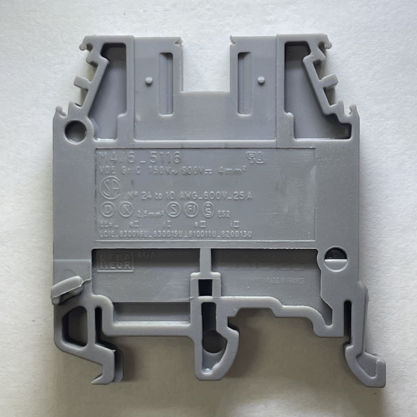 LOT OF 26 M4/6 5116 DIN Rail Mount Terminal Block, 600 Volt, 25 Amp