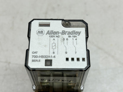 ALLEN BRADLEY / 700-HB32A1-4 RELAY SERIES E / WITH 700-HN154 SER A SOCKET BASE