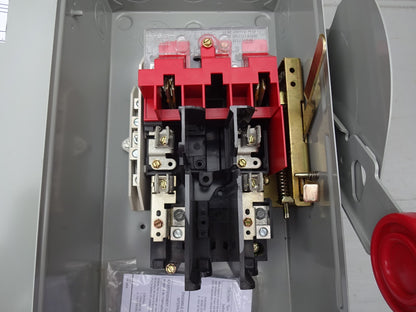 EATON DH221NGK / 30 AMP FUSIBLE SAFETY SWITCH W/ NEUTRAL 240 VAC 2 POLE / NEW