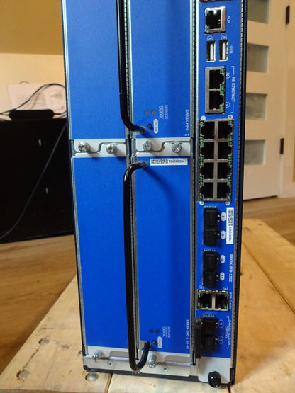 JUNIPER SRX3400-BASE-AC SERVICES GATEWAY / WITH SRX3K-RE-12-10 / SRX3K-SFB-12GE