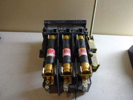 ALLEN BRADLEY 1494V-DS60 / DISCONNECT SWITCH WITH 1494V-FSR666 AND FUSES SER A