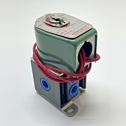 ASCO RED HAT 8340A3 SOLENOID VALVE 1/4" PIPE 19.7 Watt 100 Psi