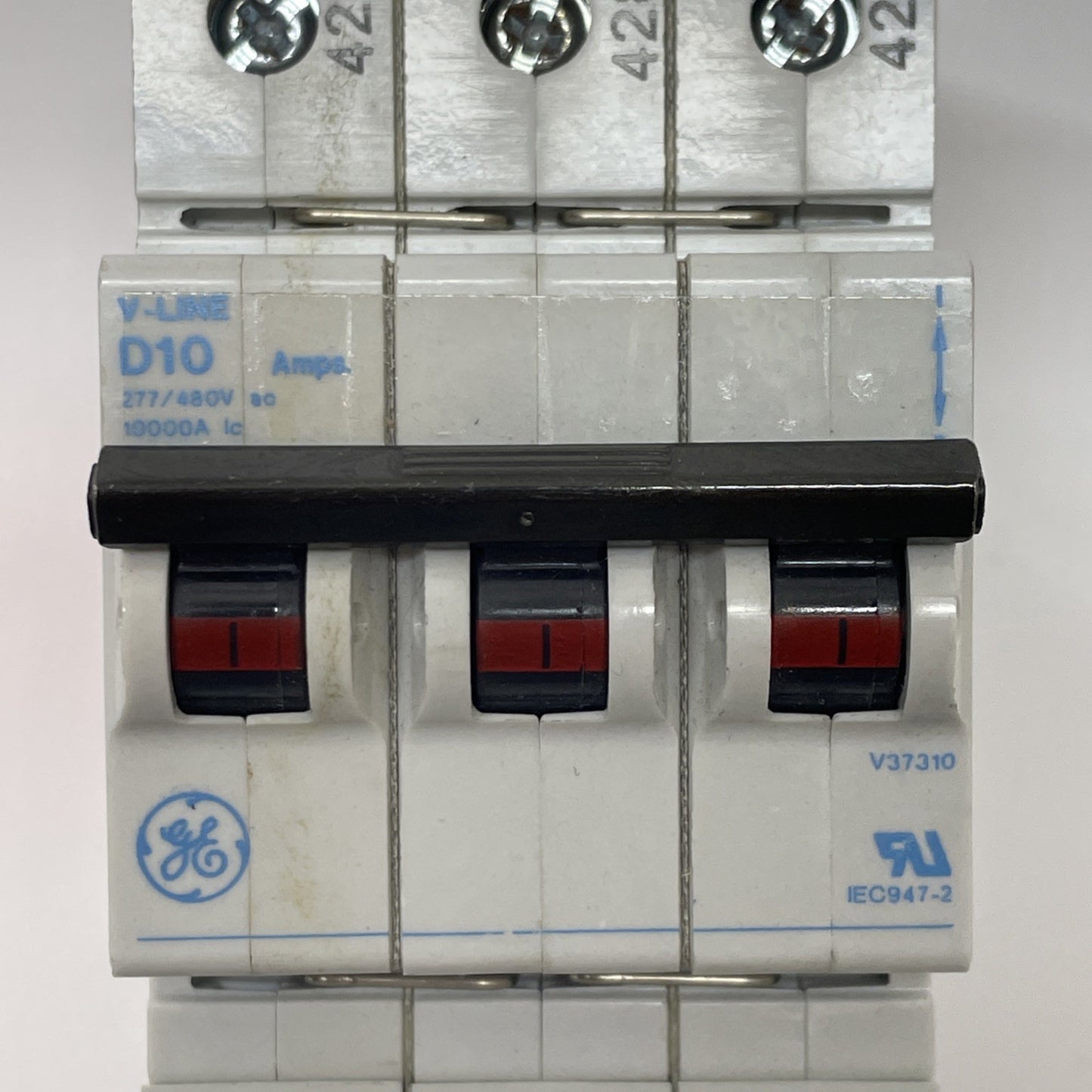 GE V37310 Circuit Breaker 10A 277/480 V 3-Pole