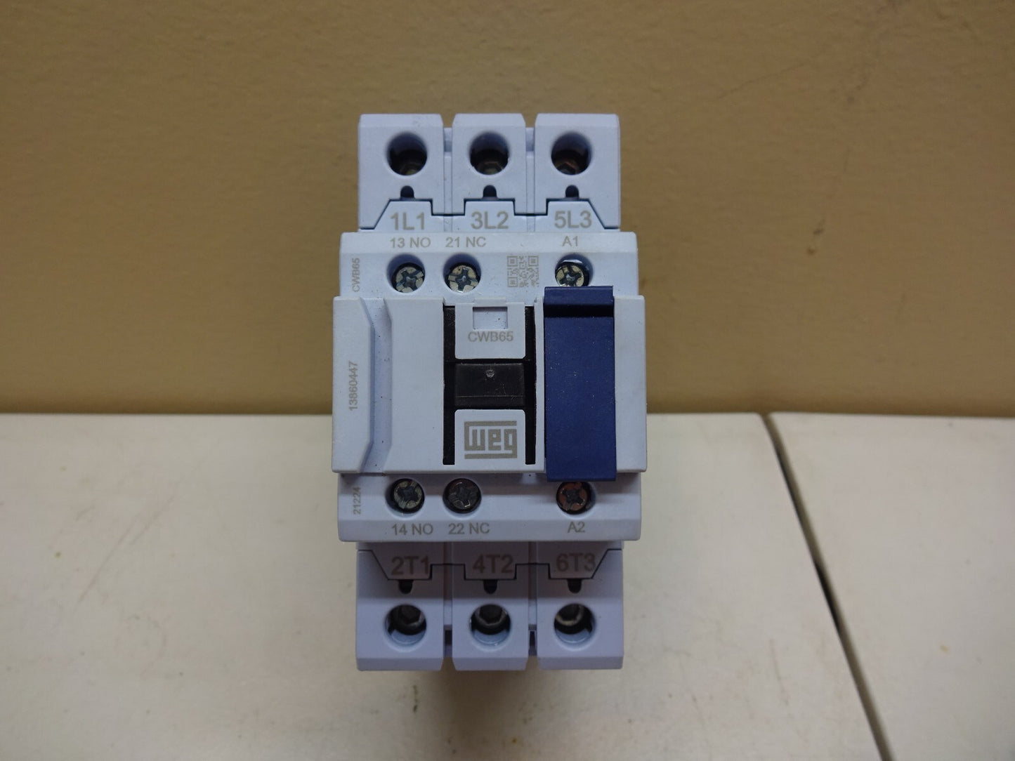 WEG CWB65-11-30V24 / CWB65 / 3 POLE 65 AMP CONTACTOR
