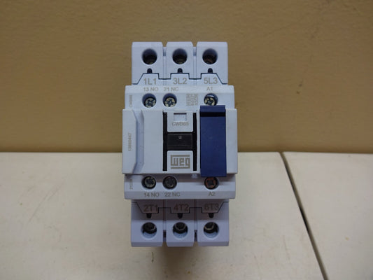 WEG CWB65-11-30V24 / CWB65 / 3 POLE 65 AMP CONTACTOR