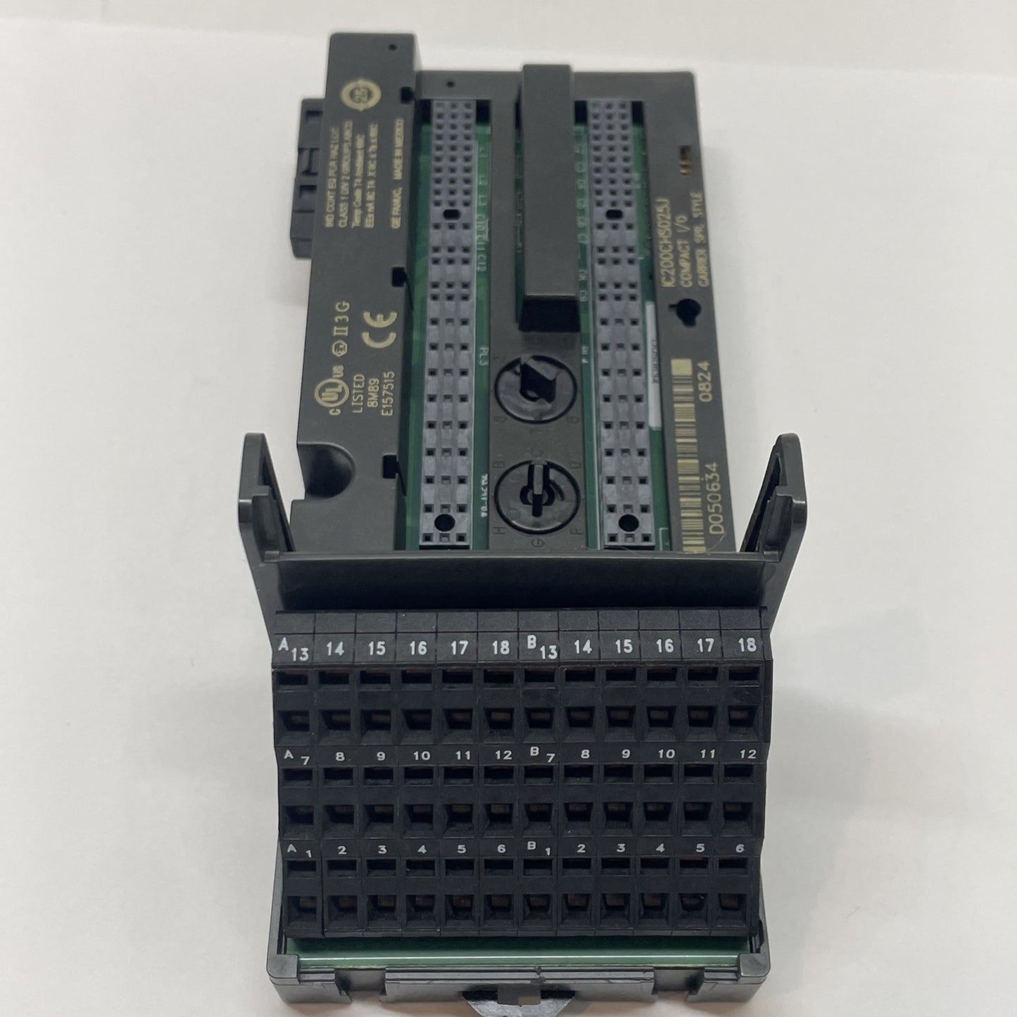 GE Fanuc IC200CHS025J VersaMax Compact Spring-Style I/O Carrier (36-terminals)