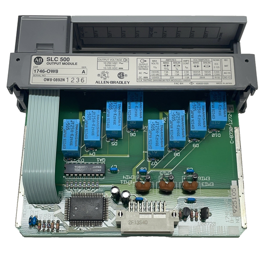 ALLEN-BRADLEY 1746-OW8 /A SER. A SLC 500 OUTPUT MODULE