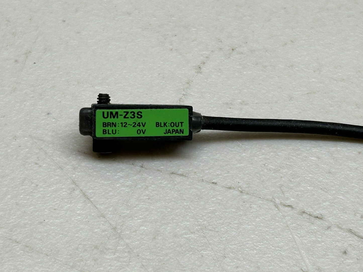 TAKEX UM-Z3S / EMBEDDED AMPLIFIER PHOTO SENSOR 12-24V