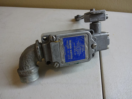 MICRO SWITCH 1LS3 / ENCLOSED PRECISION LIMIT SWITCH SIDE ACTUATOR SPDT