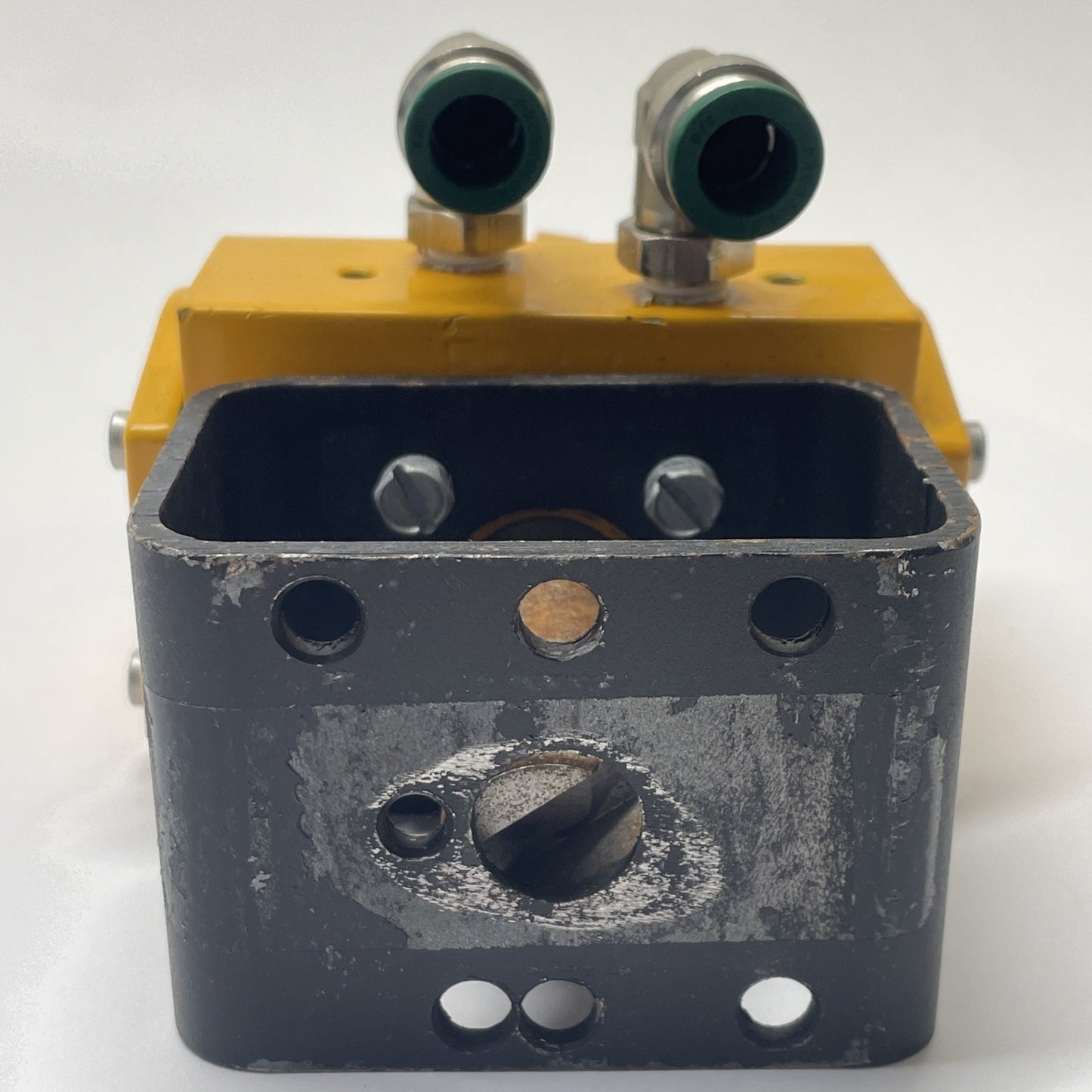 HYDAC PNEUMATIC ACTUATOR 02700918 /  ED0012.U0A00A.00K0  116PSI 8BAR (266193037)