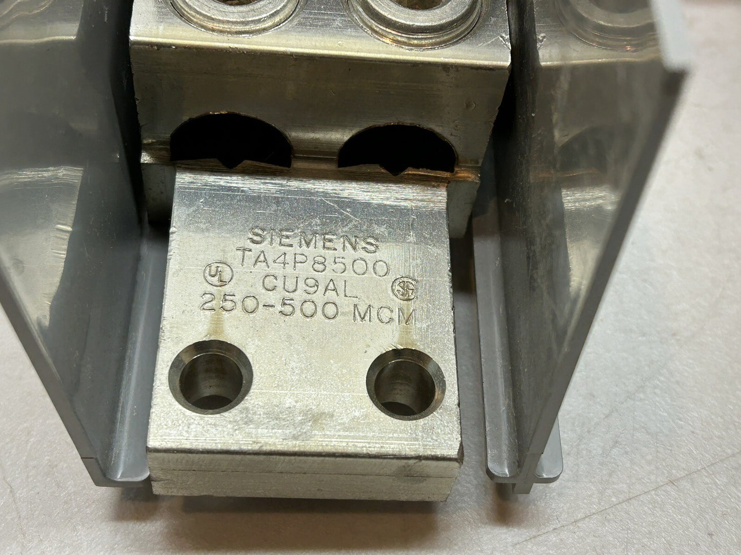 SIEMENS 2TA4P8500 / BREAKER ND 2 ALUMINUM LUGS 250-500KCMIL / NEW