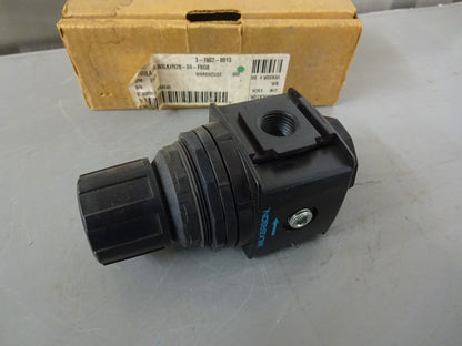 Wilkerson R28-04-F0G0 Air Regulator 0-125 PSI 1/2" NPT Gauge Ports
