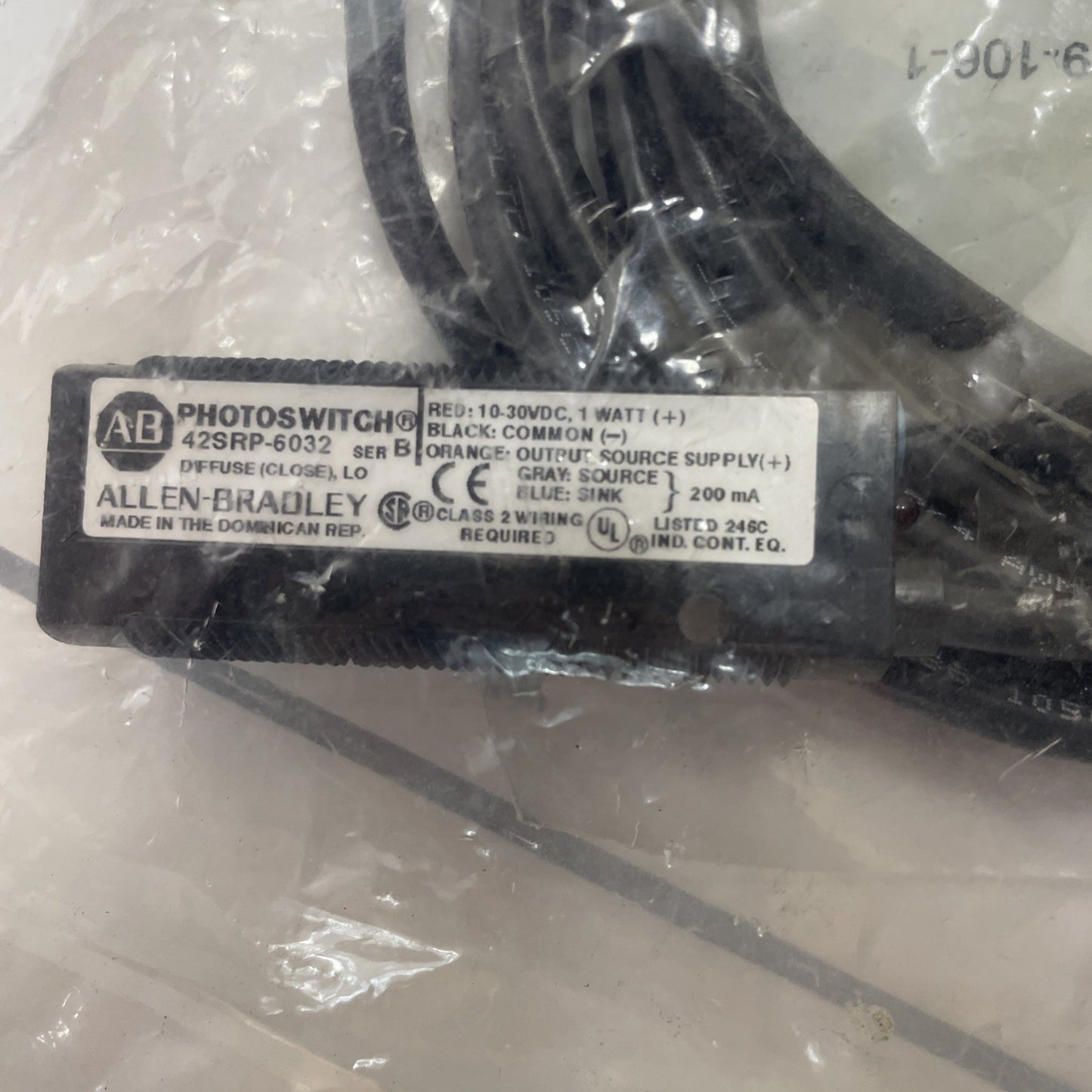 NEW 42SRP-6032 /B Allen-Bradley Photoelectric Sensor 10-30V DC Sharp Diffuse