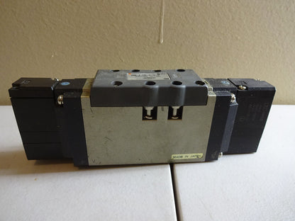 SMC VSS8-6-FHG-D-1Z-V1 / DOUBLE AIR SOLENOID VALVE / SUPPLY PRESS 0.1-1.0MPA