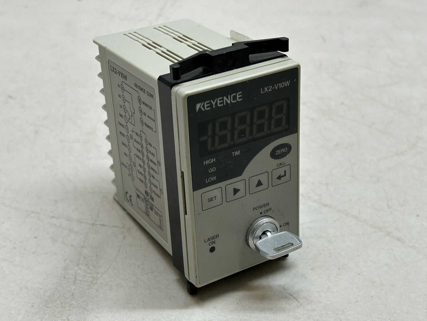 KEYENCE LX2-V10W / DIGITAL DISPLAY LASER THRUBEAM SENSOR LX2-V SERIES MICROMETER