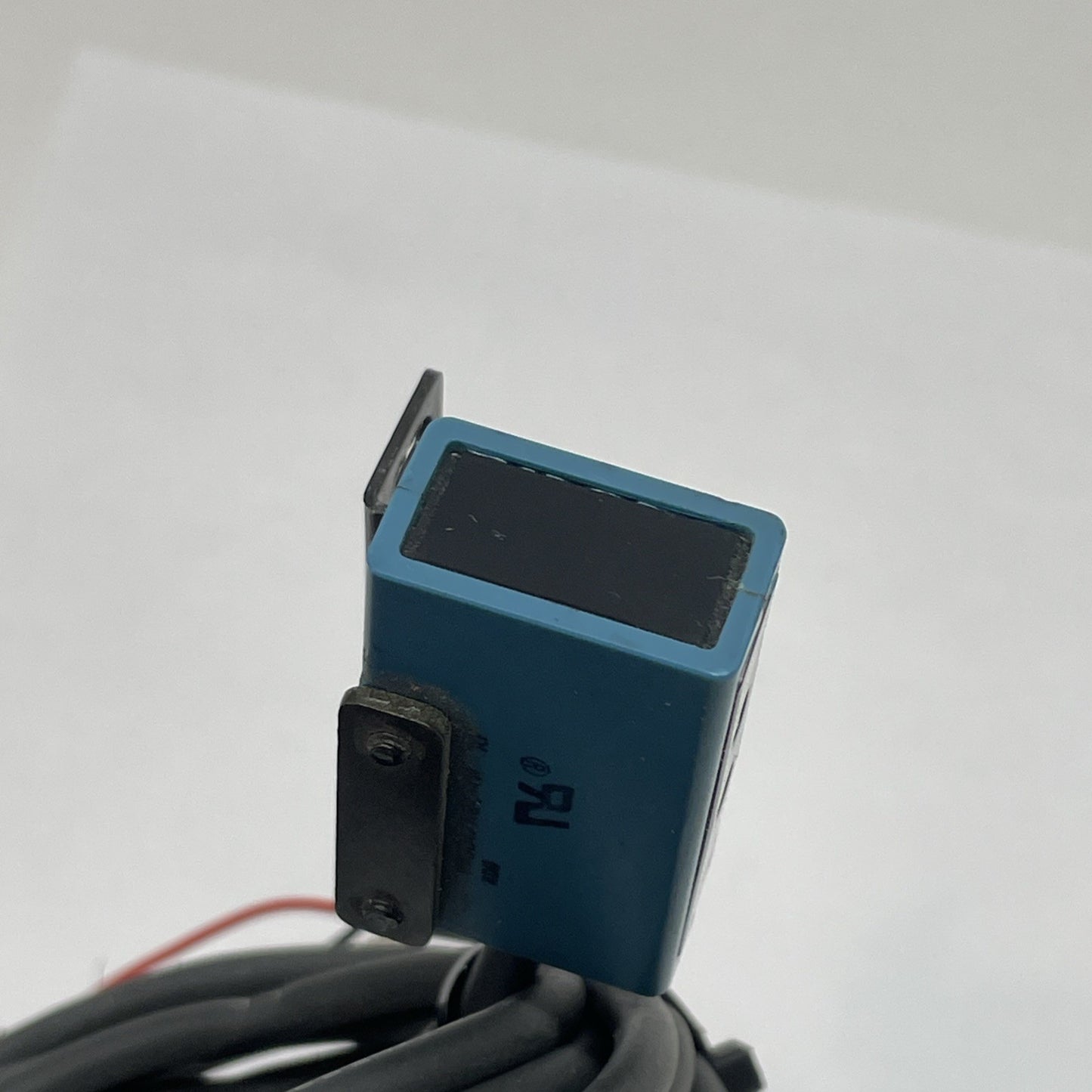 FE7B-RA6G-M / FE7BRA6GM Retroreflective Photoelectric Sensor 10-28 VDC