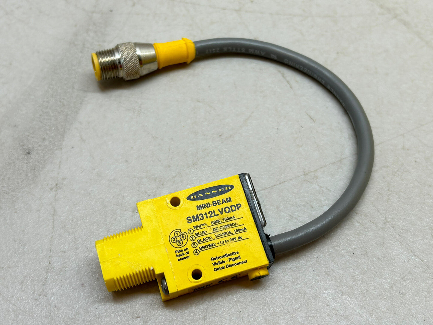 BANNER SM312LVQDP / 28155 MINI-BEAM SENSOR / USED AS SAMPLE ONLY