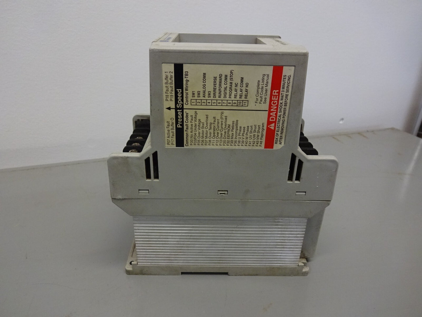 ALLEN BRADLEY 160-BA04NPS1 C SPEED CONTROL DRIVE 2HP / 2HP 1.5KW / PRESET SPEED