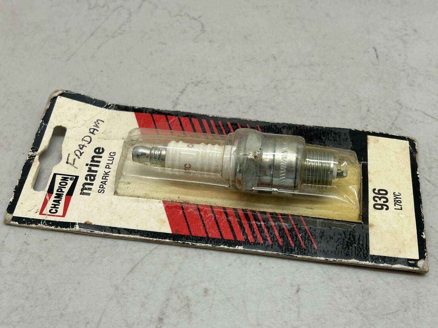 CHAMPION L78YC / MARINE SPARK PLUG 936 / NEW OLD STOCK