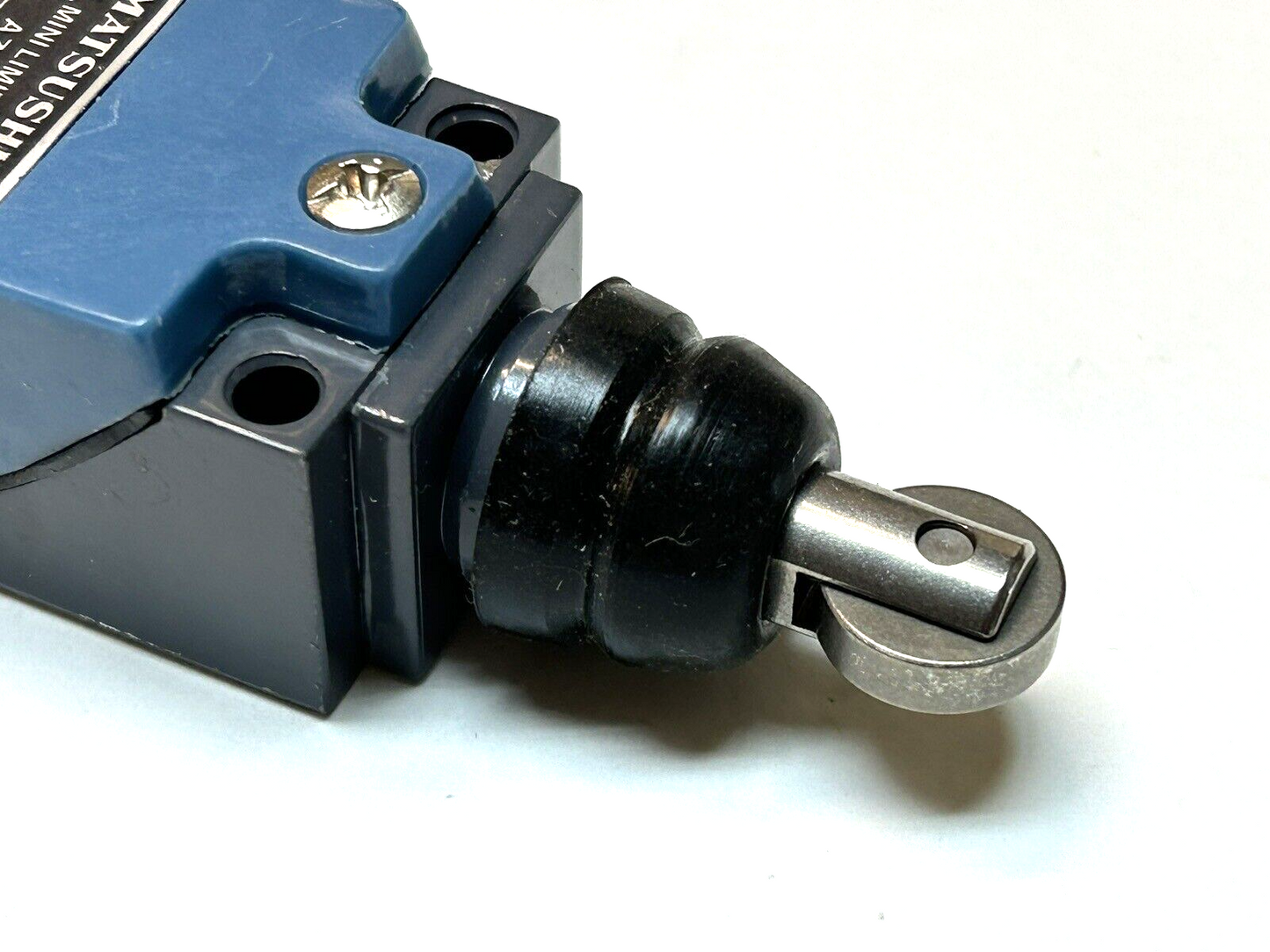 MATSUSHITA AZ81129 / VL MINI LIMIT SWITCH 5A 250VAC / NEW