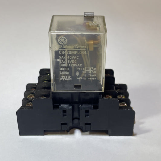 GE CR420MPL044J Relay w/ Base CR420MA