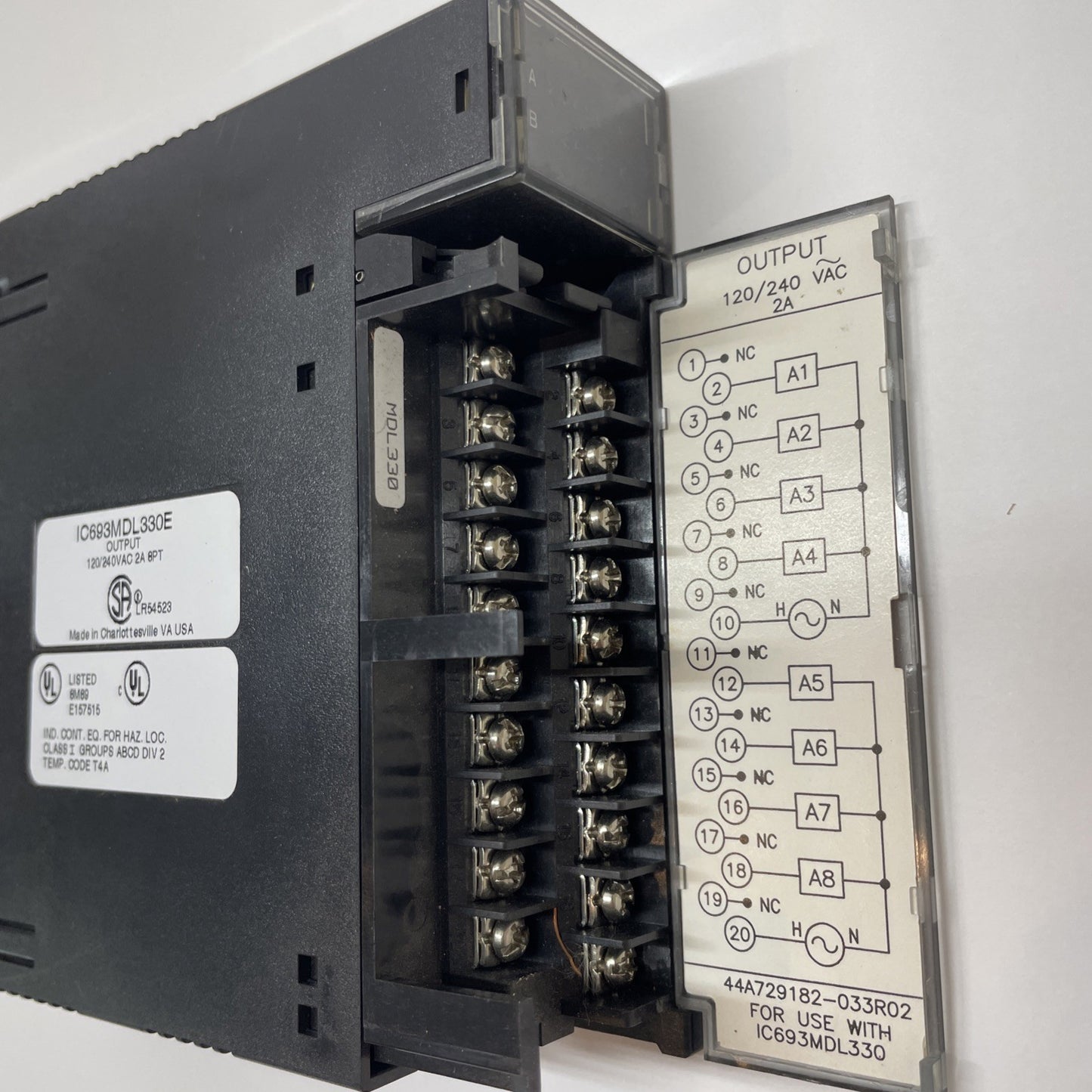 GE Fanuc IC693MDL330E 8-Point AC Output Module 120/240 V 2 A Series 90-30
