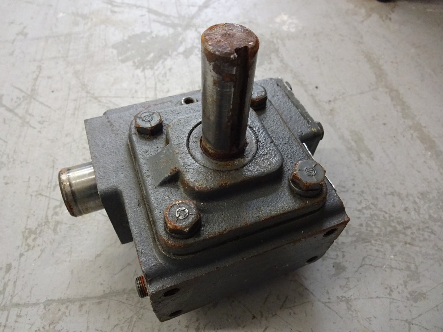 Winsmith 913MDNS3V000DN Gear Reducer 20:1  1750 RPM  913MDN