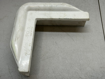 POLYFORM PG-1 POLYGUARD DOCK CORNER / 10" WHITE PVC