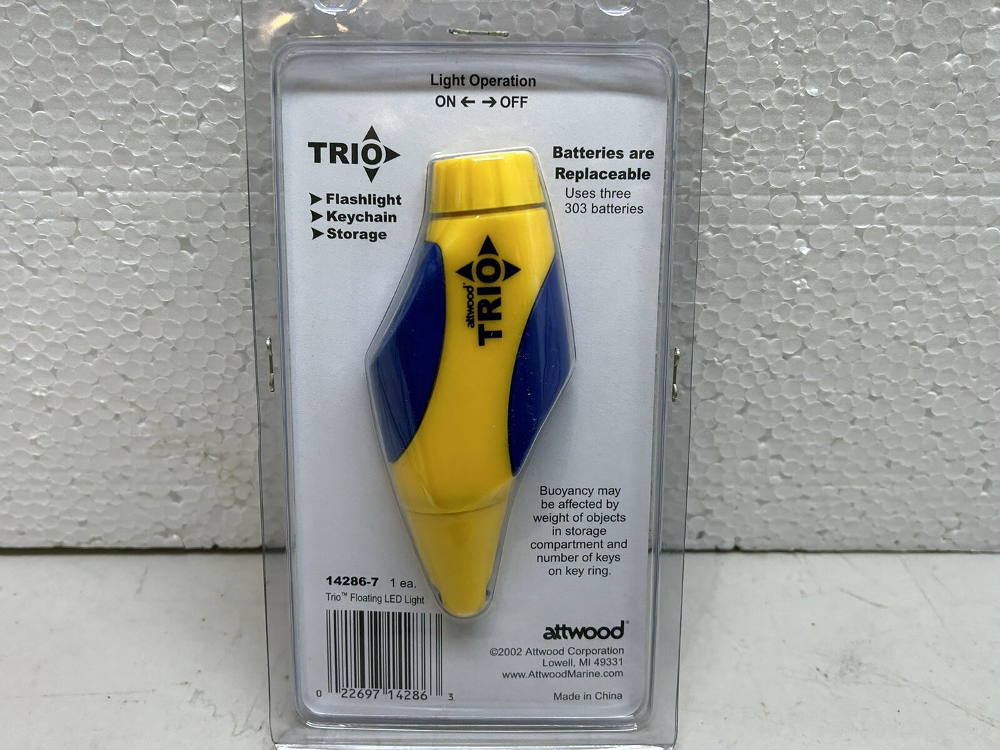 ATTWOOD TRIO FLOATING LED FLASHLIGHT / WATERPROOF STORAGE KEYCHAIN / NEW