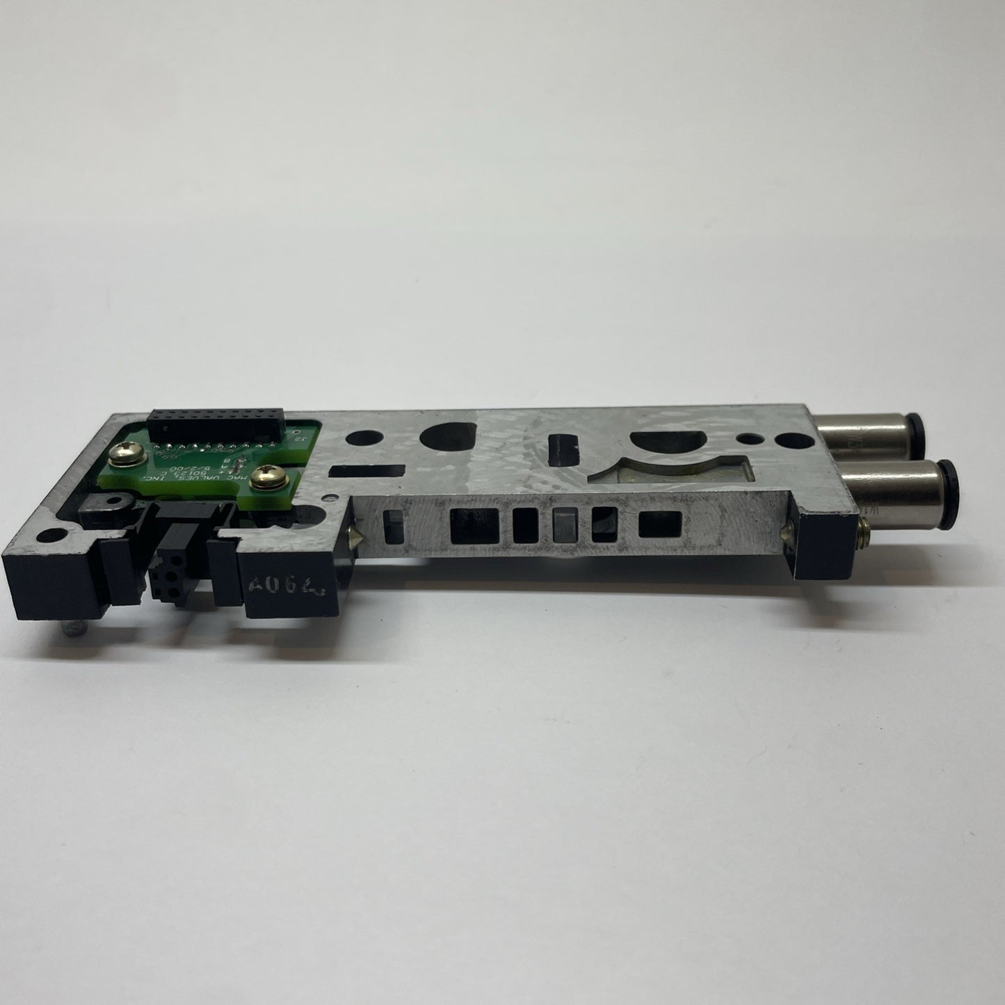 MAC Valves 42A-000-EJ4  42 Series Manifold Base Wired Double Solenoid
