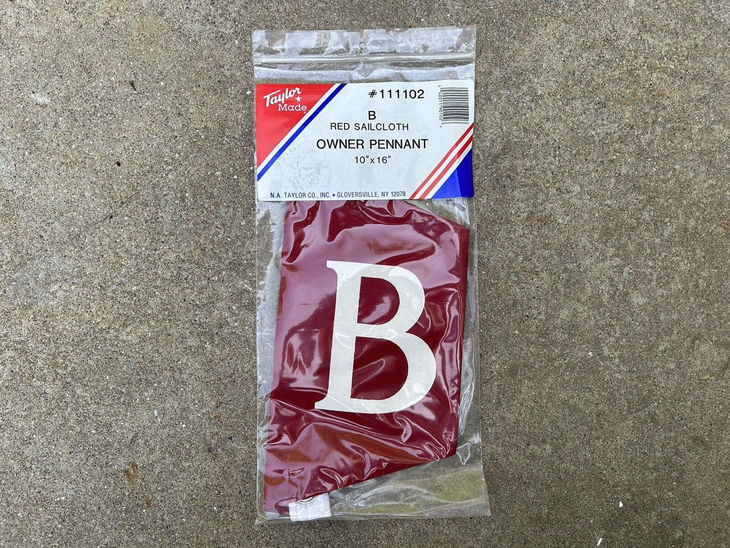 TAYLOR MADE 111102 B OWNER PENNANT 10" X 16" RED SAILCLOTH MARINE FLAG / NEW