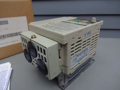 OMRON 3G3MV-C4004 / SYSDRIVE INVERTER 400V / 3PH / 0.55KW / NEW IN BOX