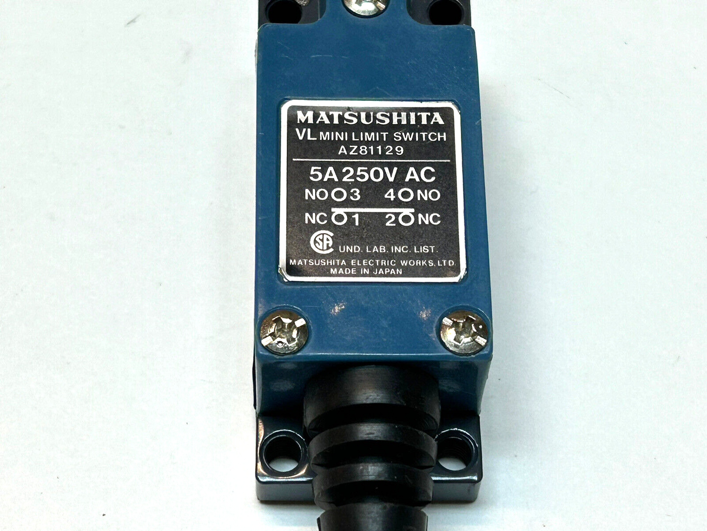 MATSUSHITA AZ81129 / VL MINI LIMIT SWITCH 5A 250VAC / NEW