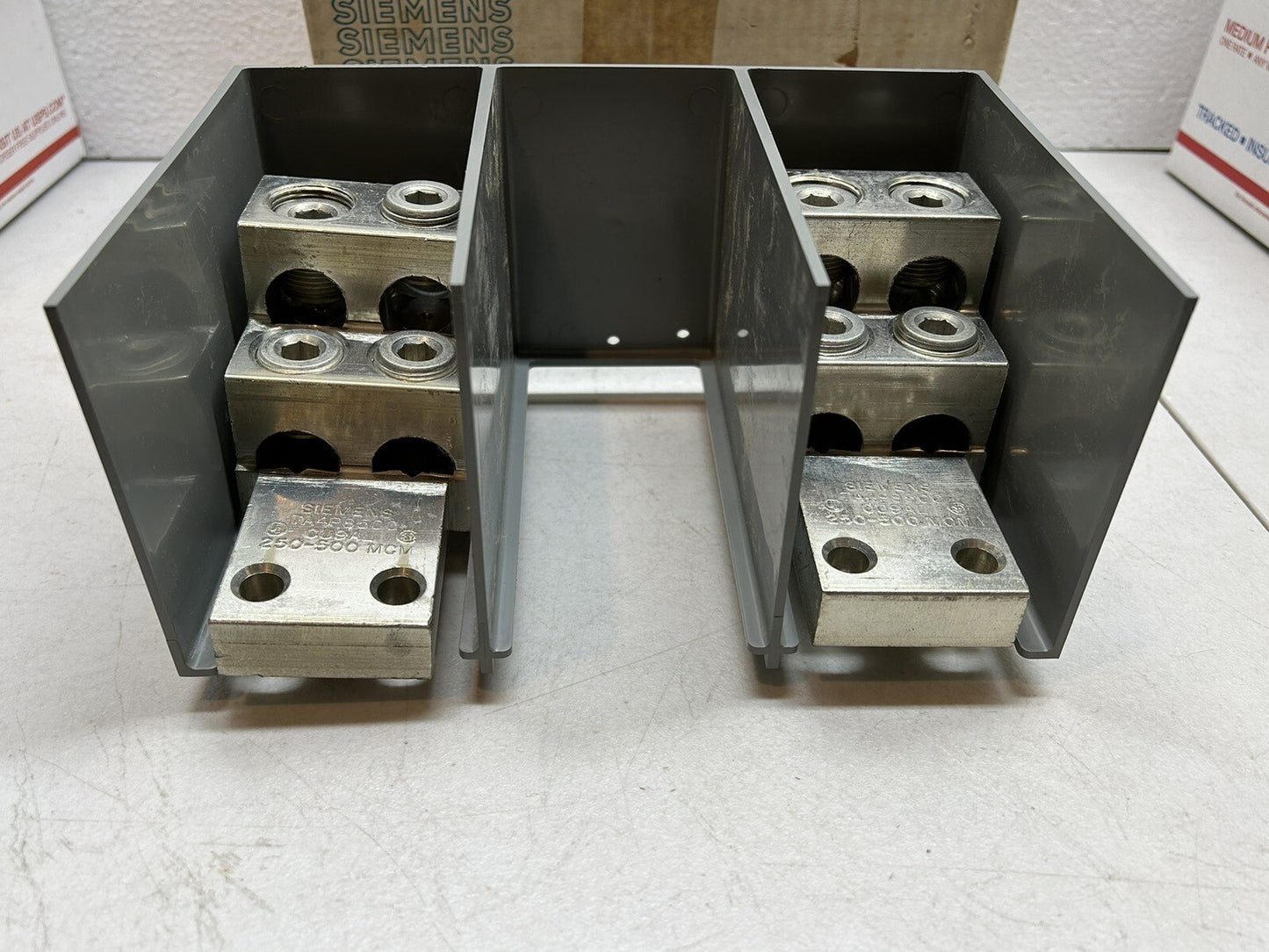 SIEMENS 2TA4P8500 / BREAKER ND 2 ALUMINUM LUGS 250-500KCMIL / NEW