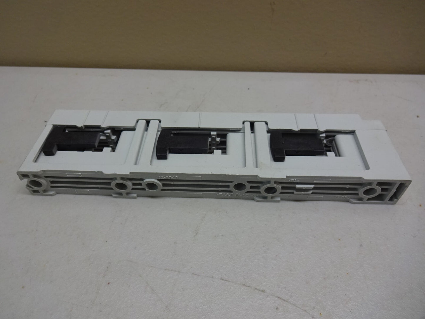 WOHNER PA6.6GV30V0 / BUS END CAP