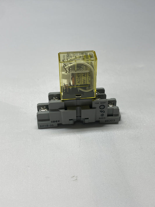 IDEC Socket with 24V Relay  Lot of 4 SH1B-05