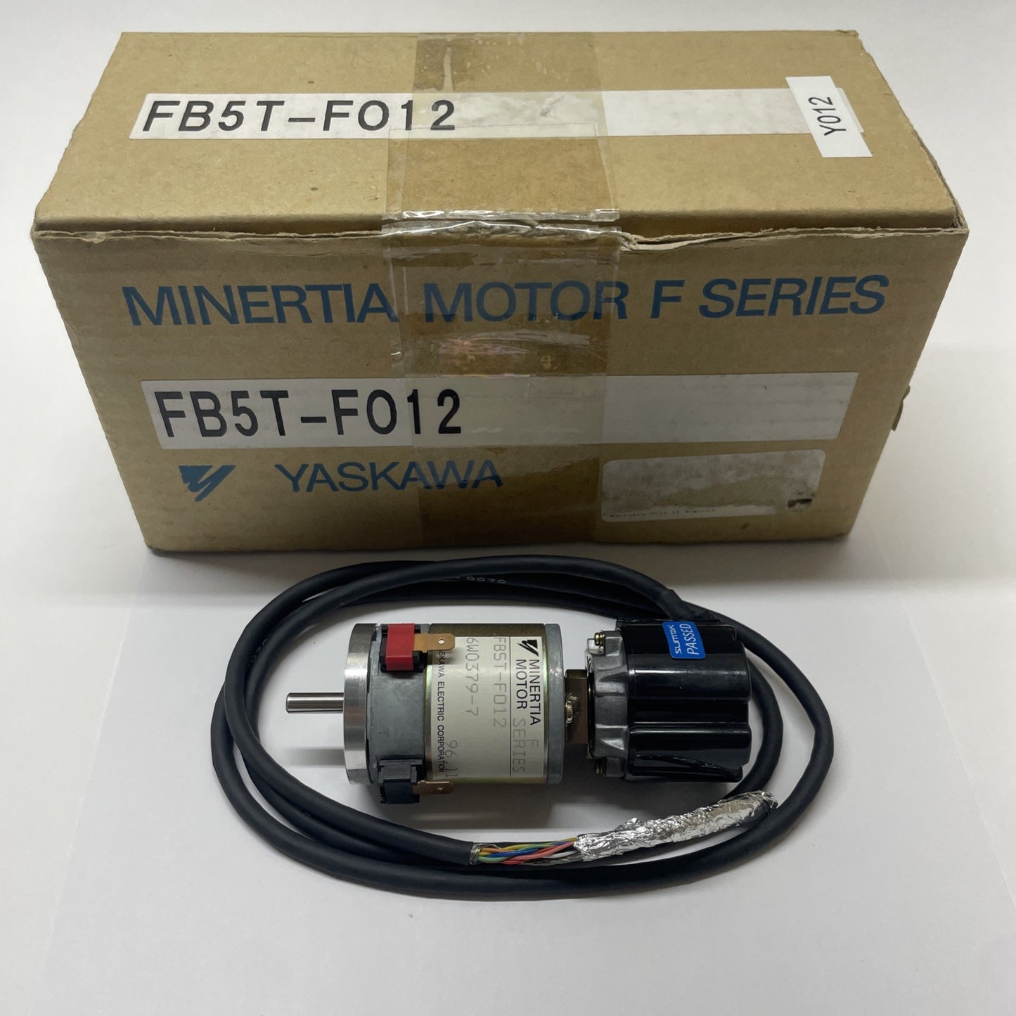 Yaskawa FB5T-F012 / 6W0379-7 / LHE-705-1000 Servo Motor Rear Shaft Extension